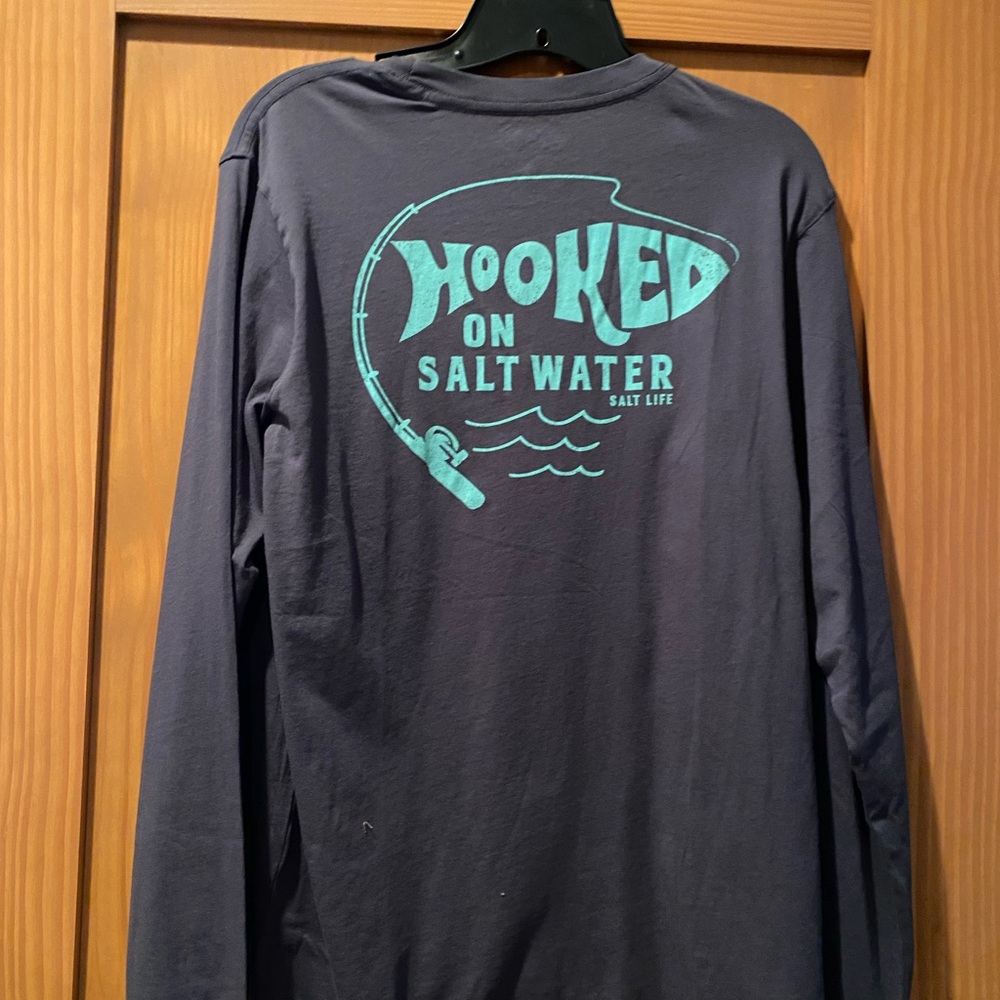 Salt Life Women’s Crew Neck Hooked On Salt Water Gray T-Shirt NWT